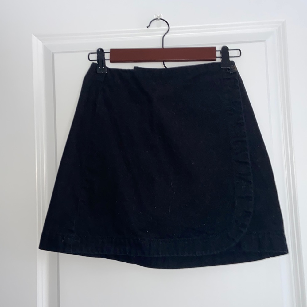 Black corduroy wrap around skirt! Size S.